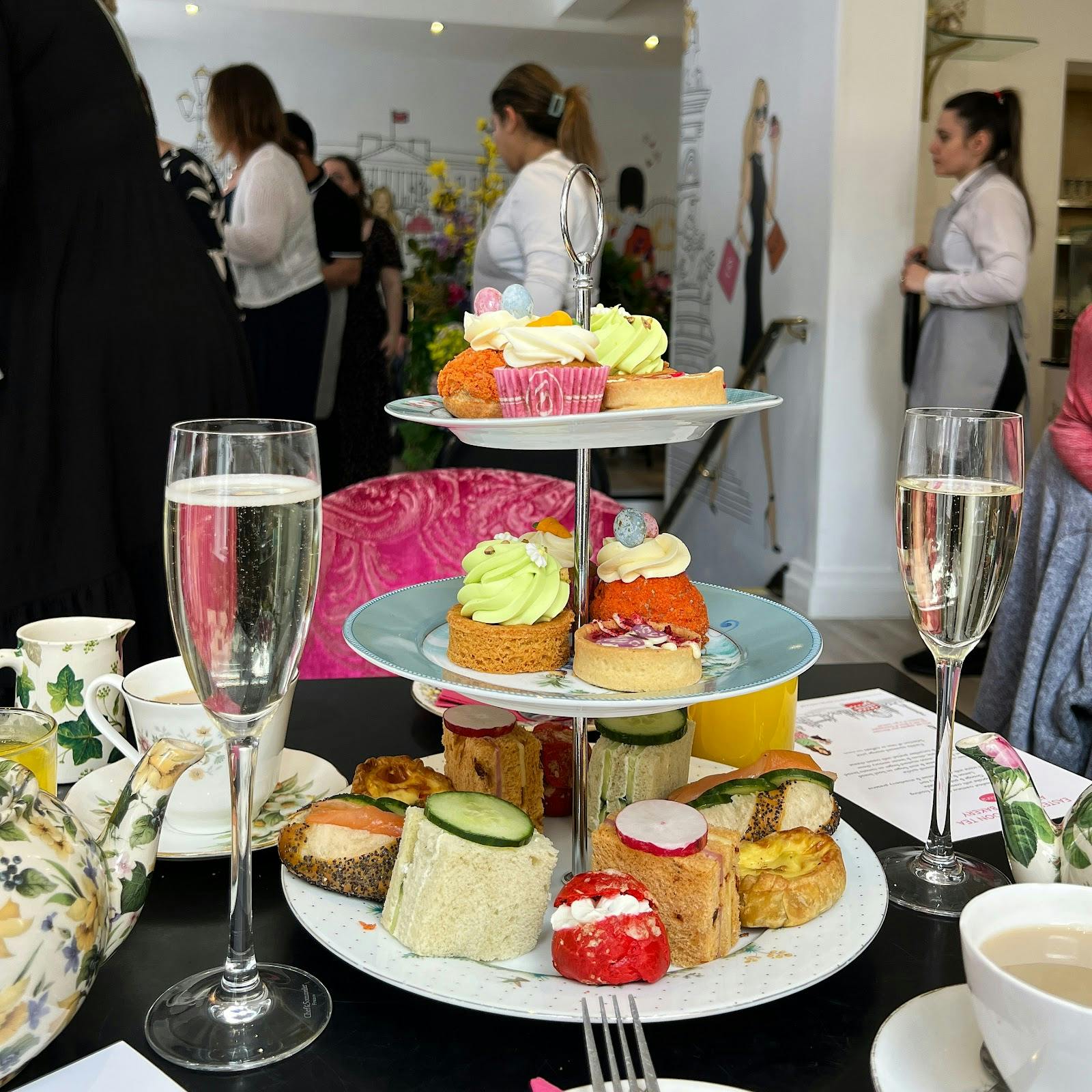 Brigit's Afternoon Tea Bus London - >Brigit's Bakery &amp; Afternoon Tea Bus Tours</a>