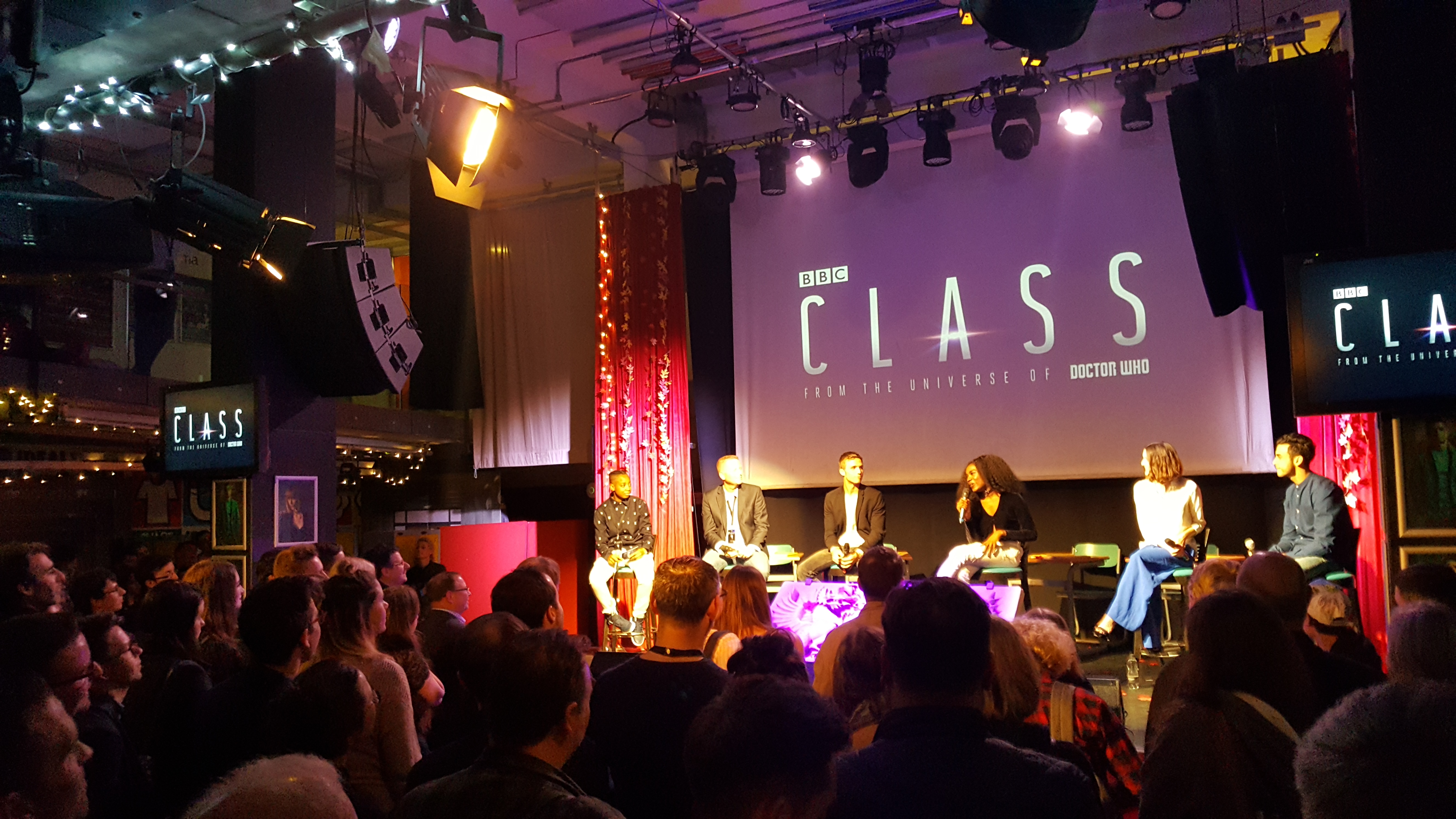 The Stage - i1lqxxress2.jpg