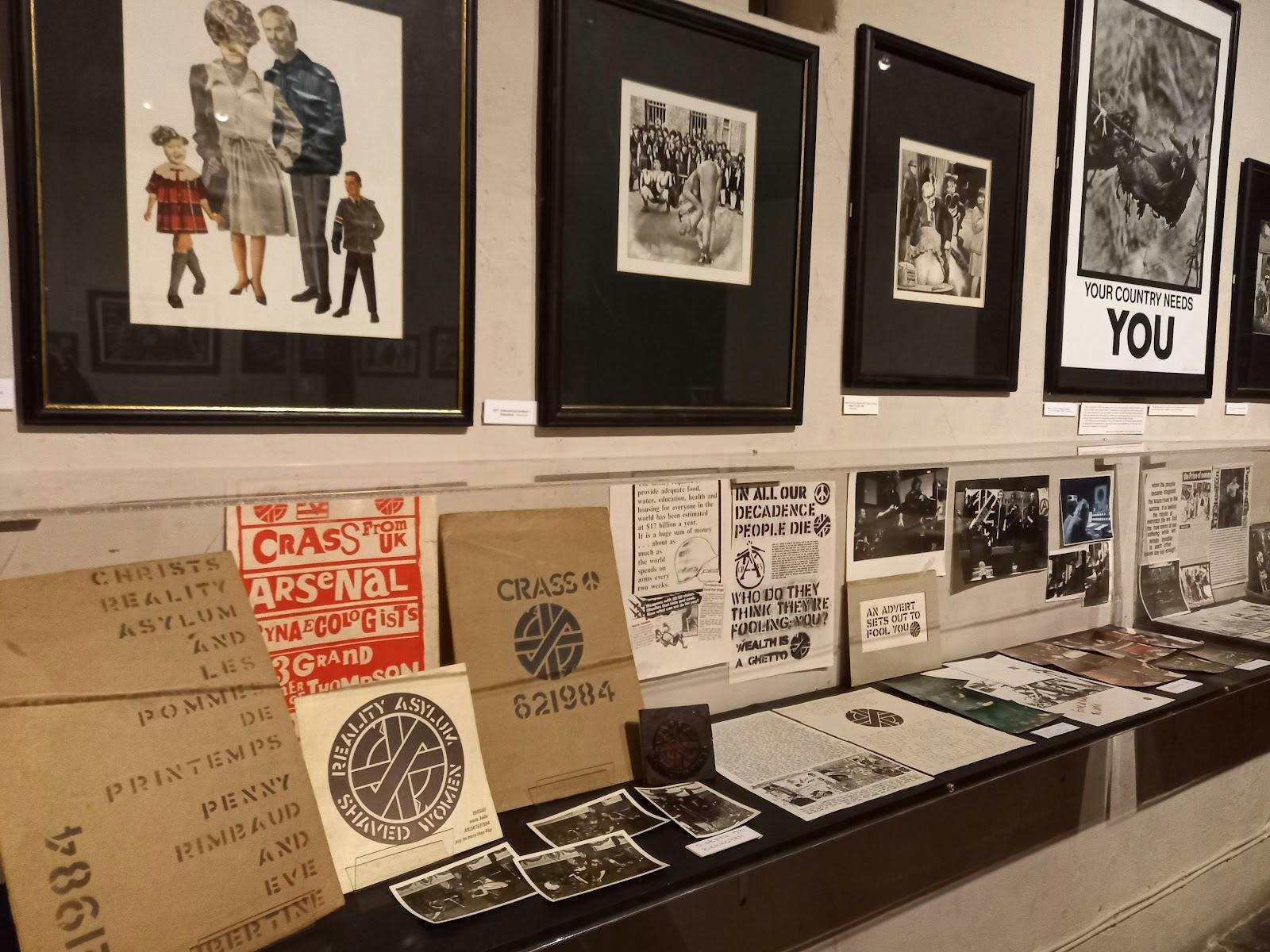 The Horse Hospital - >Mark Smith</a>