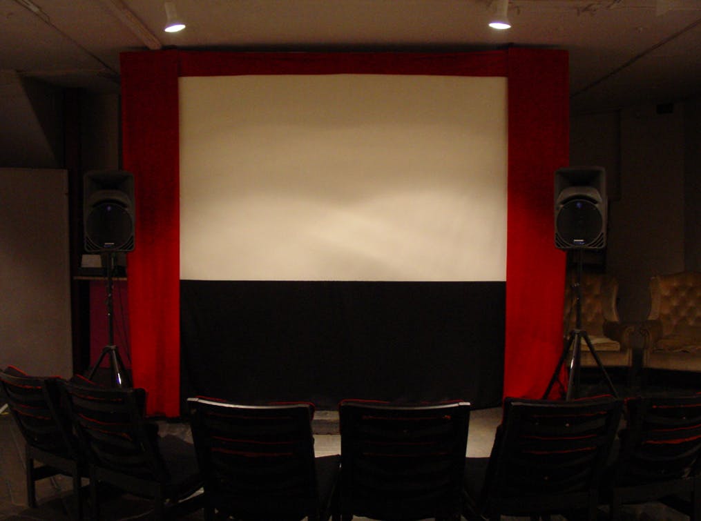 The Horse Hospital - >The Horse Hospital</a>