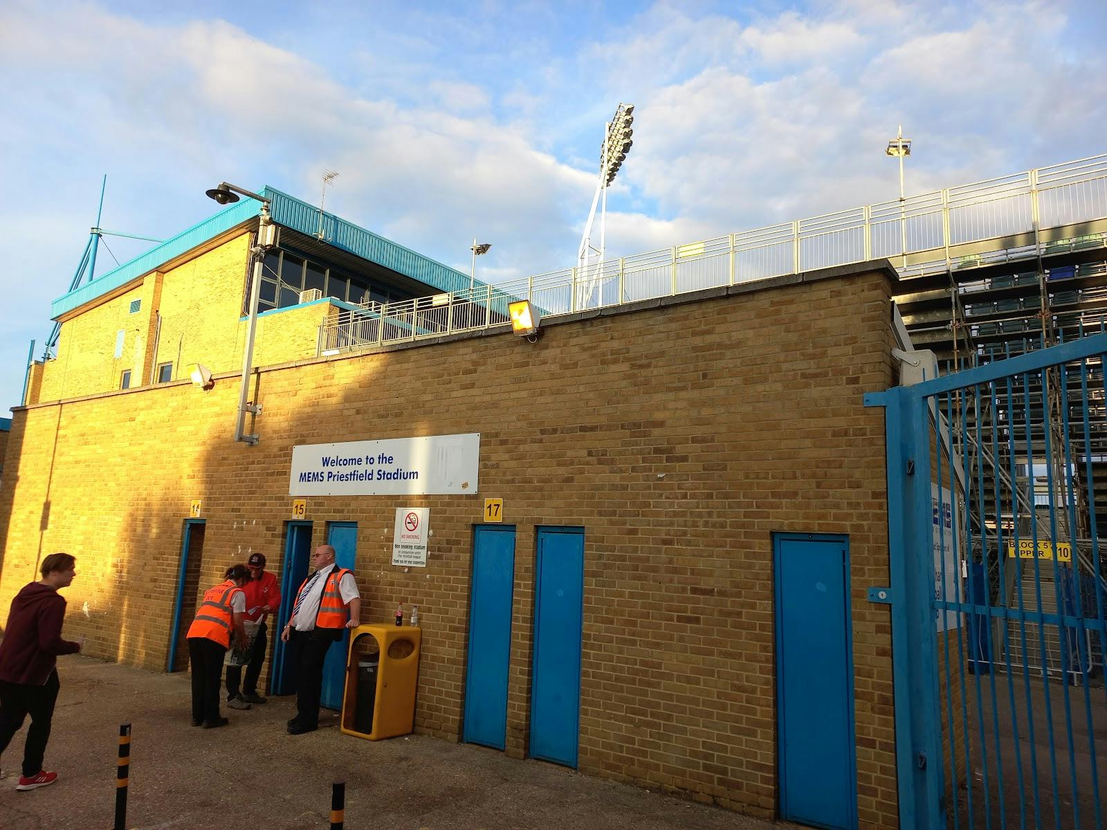 Gillingham Football Club - >Steve H</a>