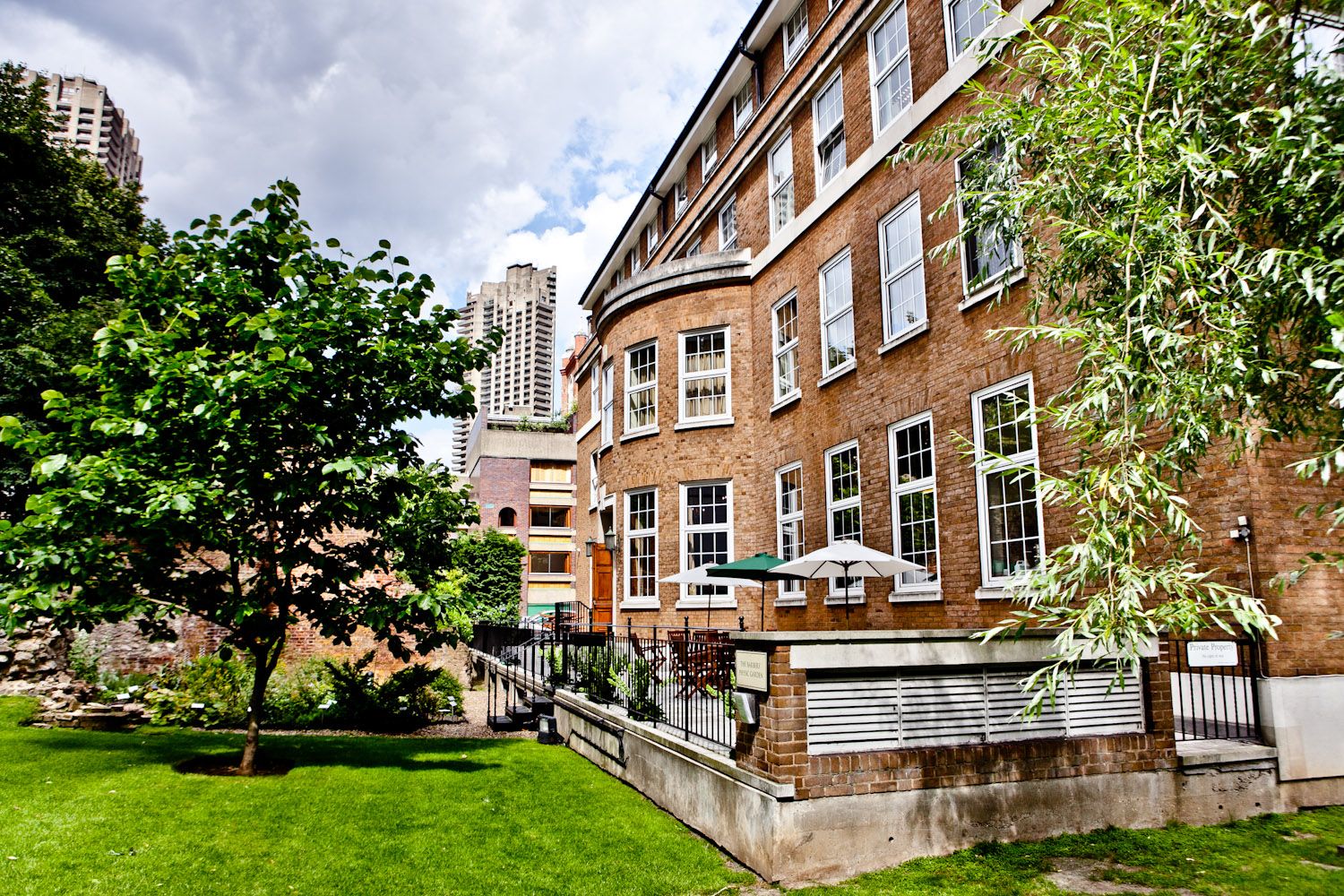 Terrace and Garden  - 0sy5mk3nm30.jpg
