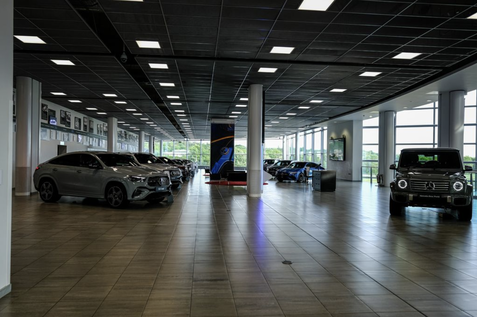 Exhibition Floor - 3mezf0mlrqo.png