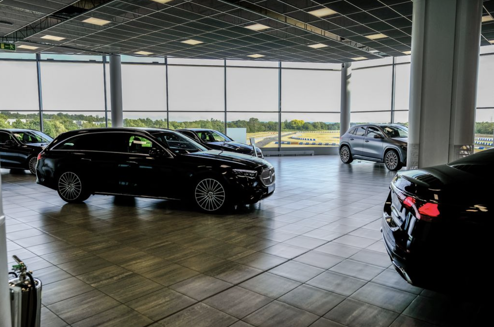 Exhibition Floor - uotlcgrr4ct.png