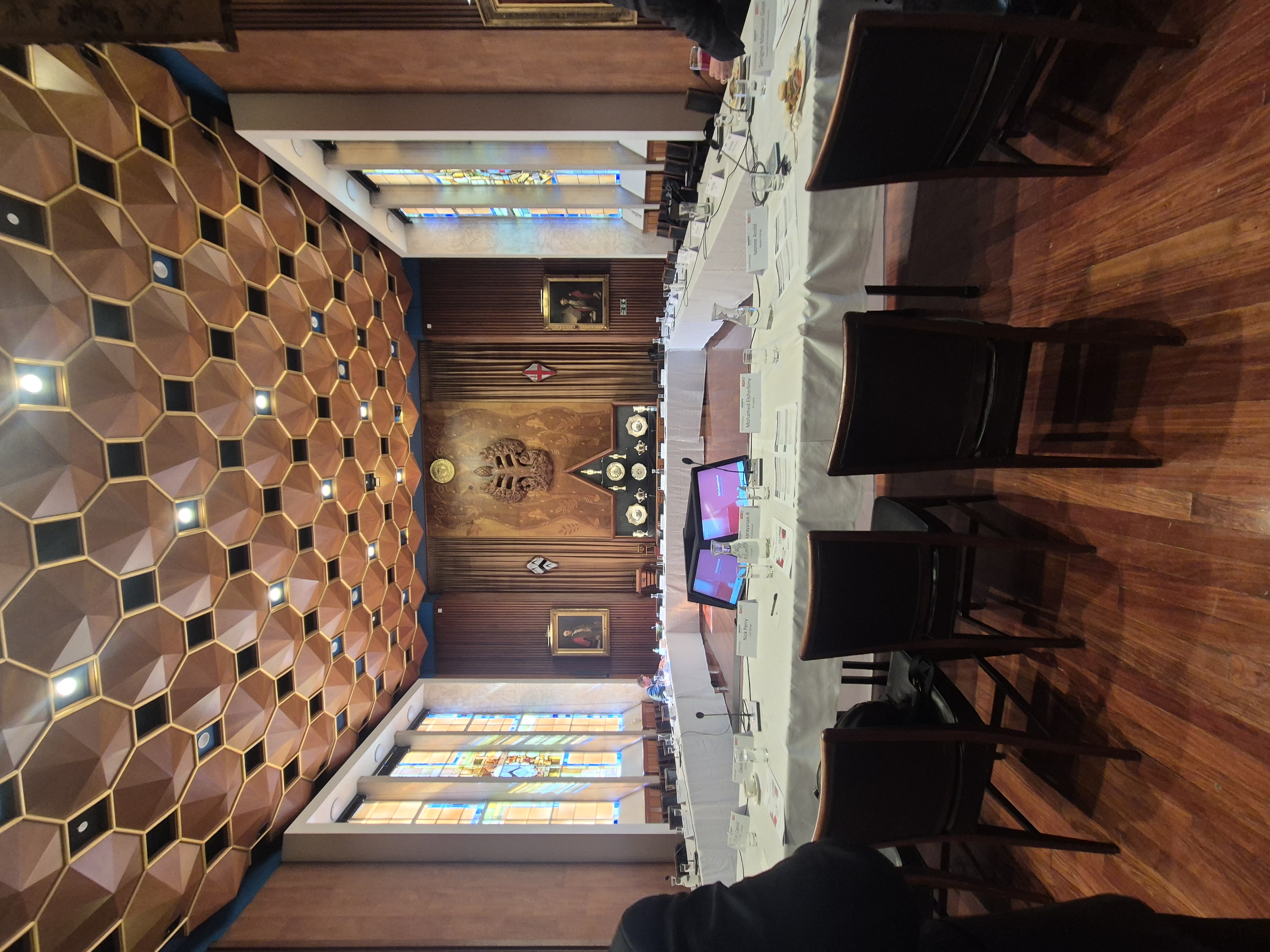 The Livery Hall - kl2qr0luypg.jpg