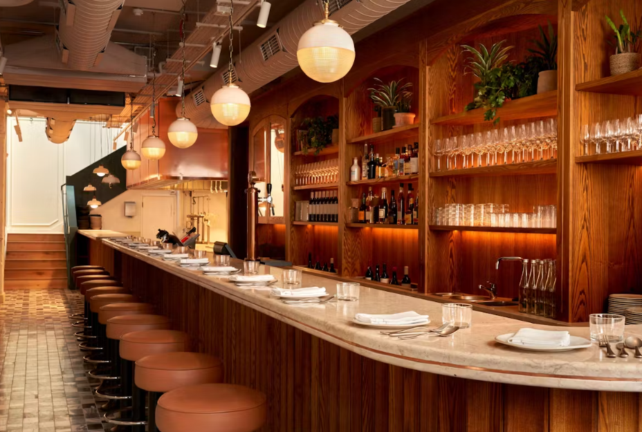 Upscale Lisboeta bar, intimate venue, perfect for boutique networking reception and VIP events.