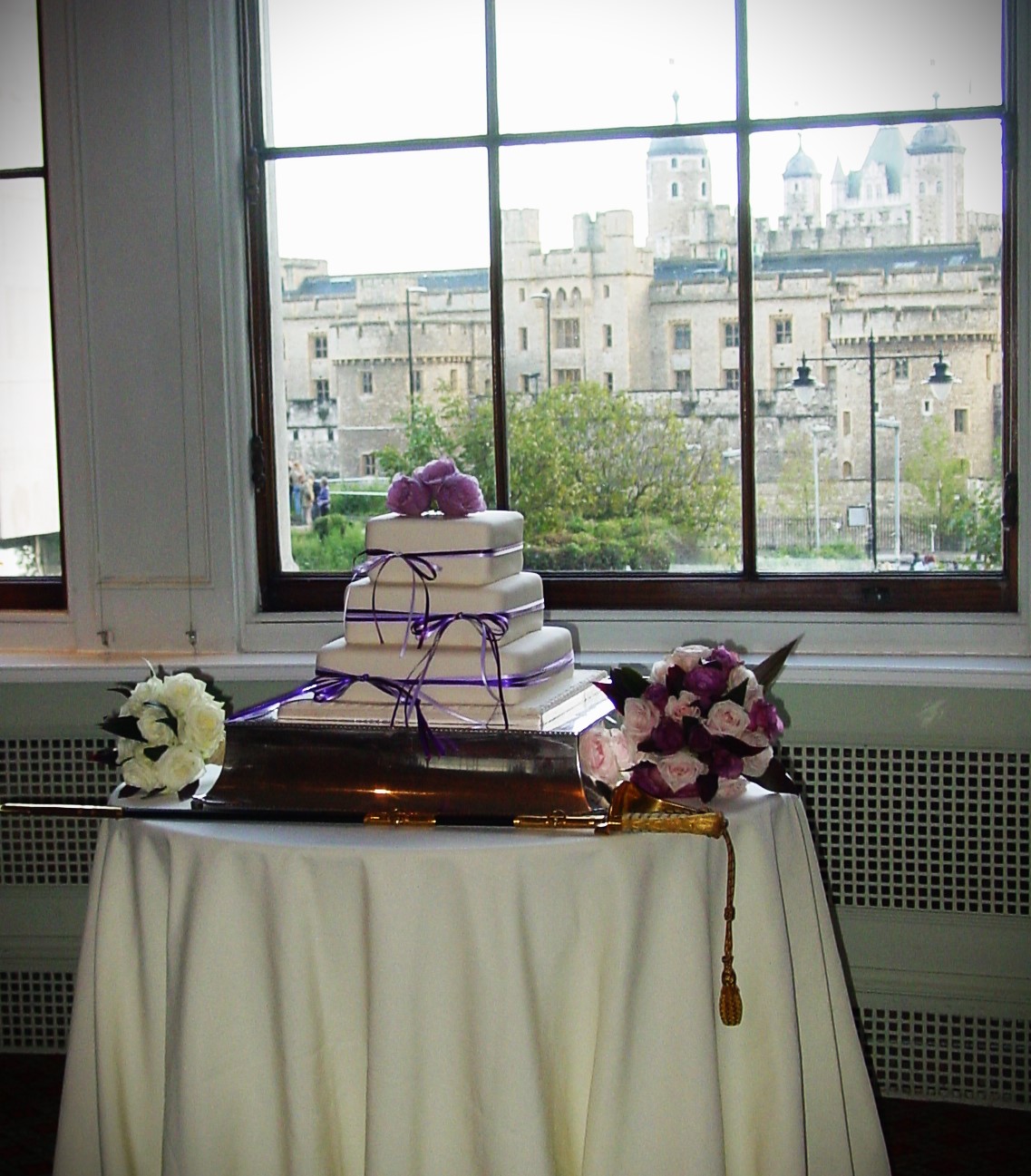 The Library - ruvtqvdssqd.jpg