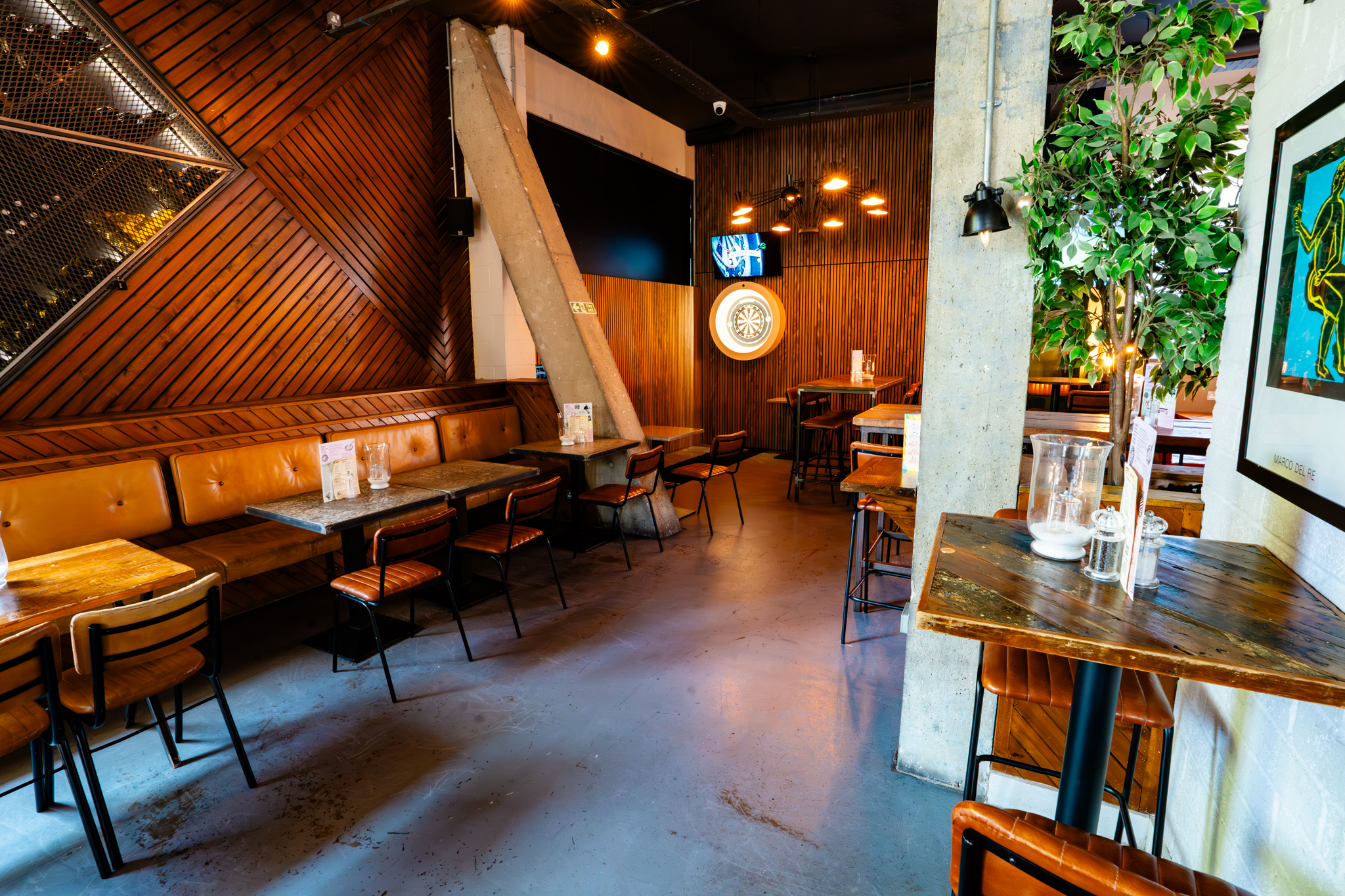 Sports Bar - 09379ca3-ee5a-4a8c-909c-909811d90217.JPG