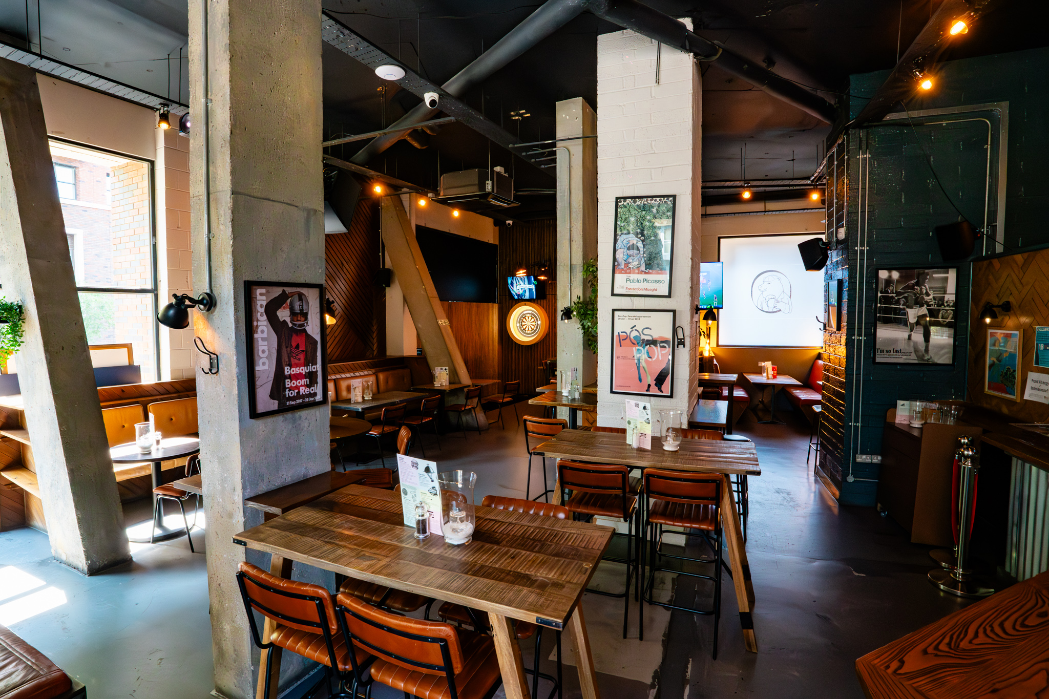 Sports Bar - 1e0fdfb9-b83f-41eb-972f-adda997a202c.JPG