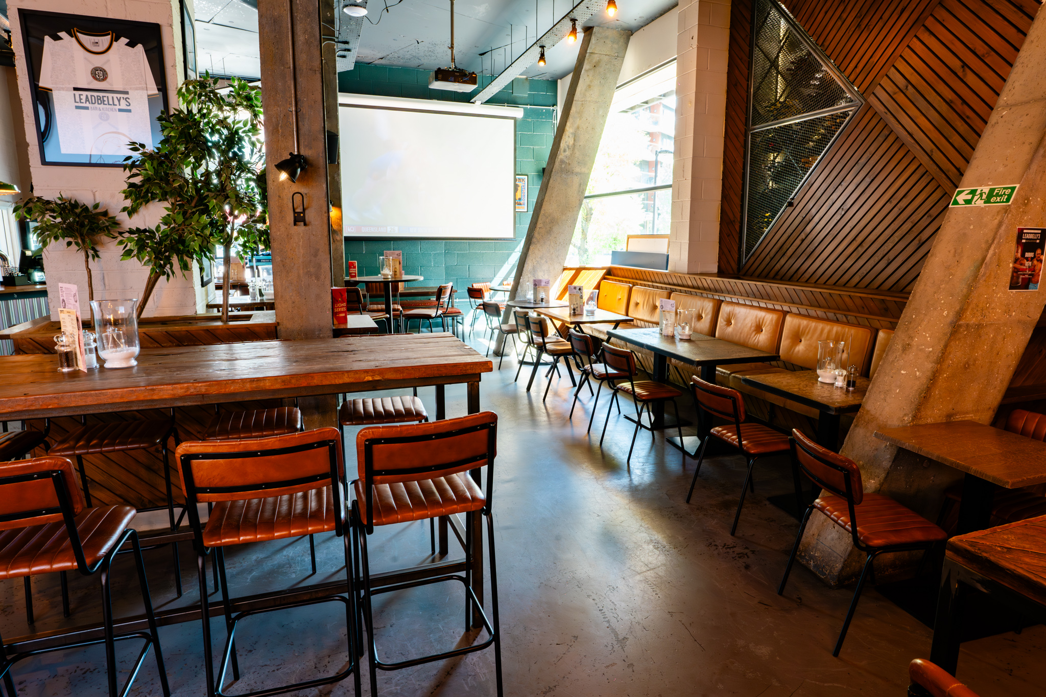 Sports Bar - 4fc6b966-73fb-47b8-a626-4a2984af91ec.JPG