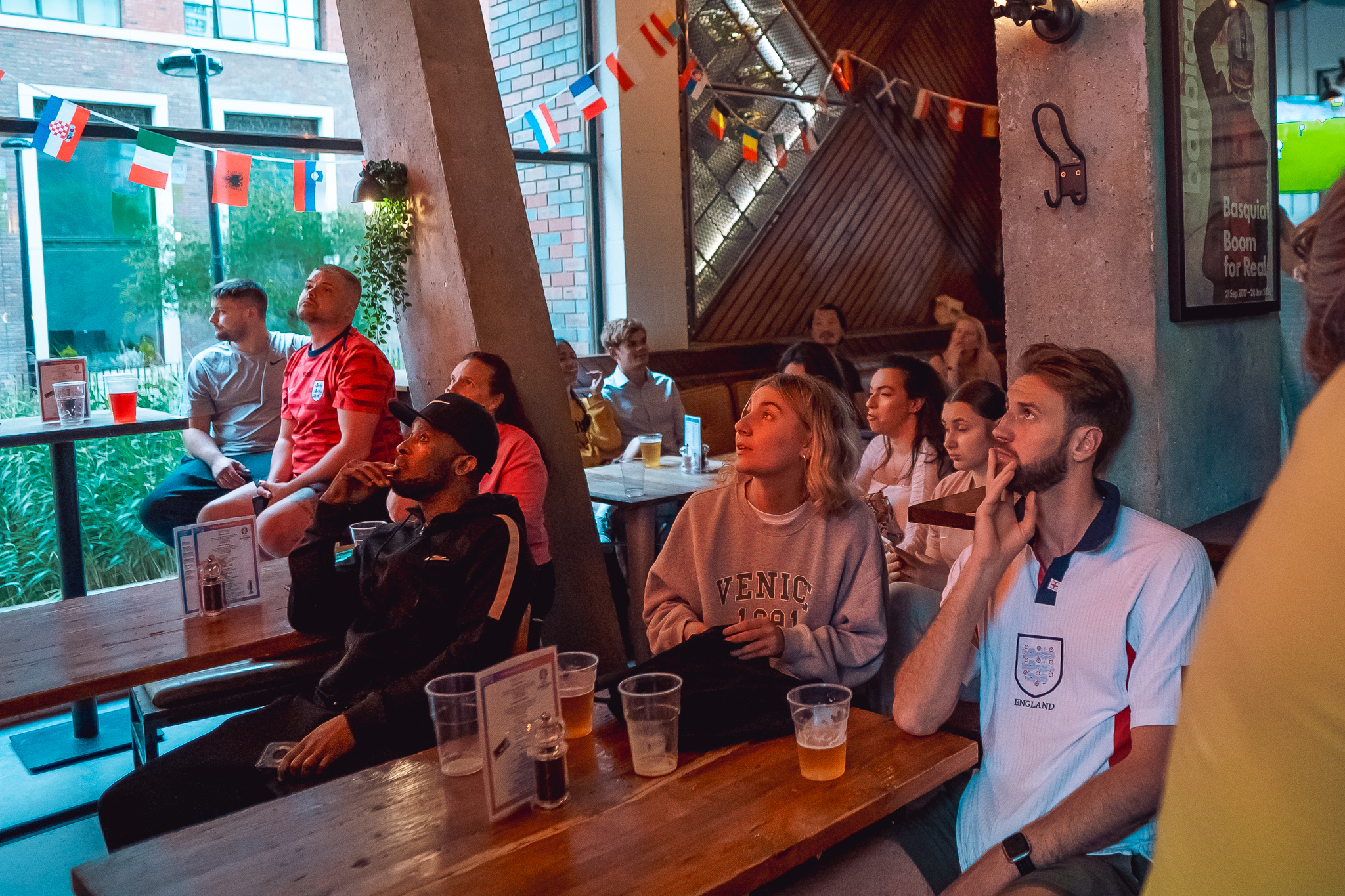 Sports Bar - ekyzbgq2fzl.jpg