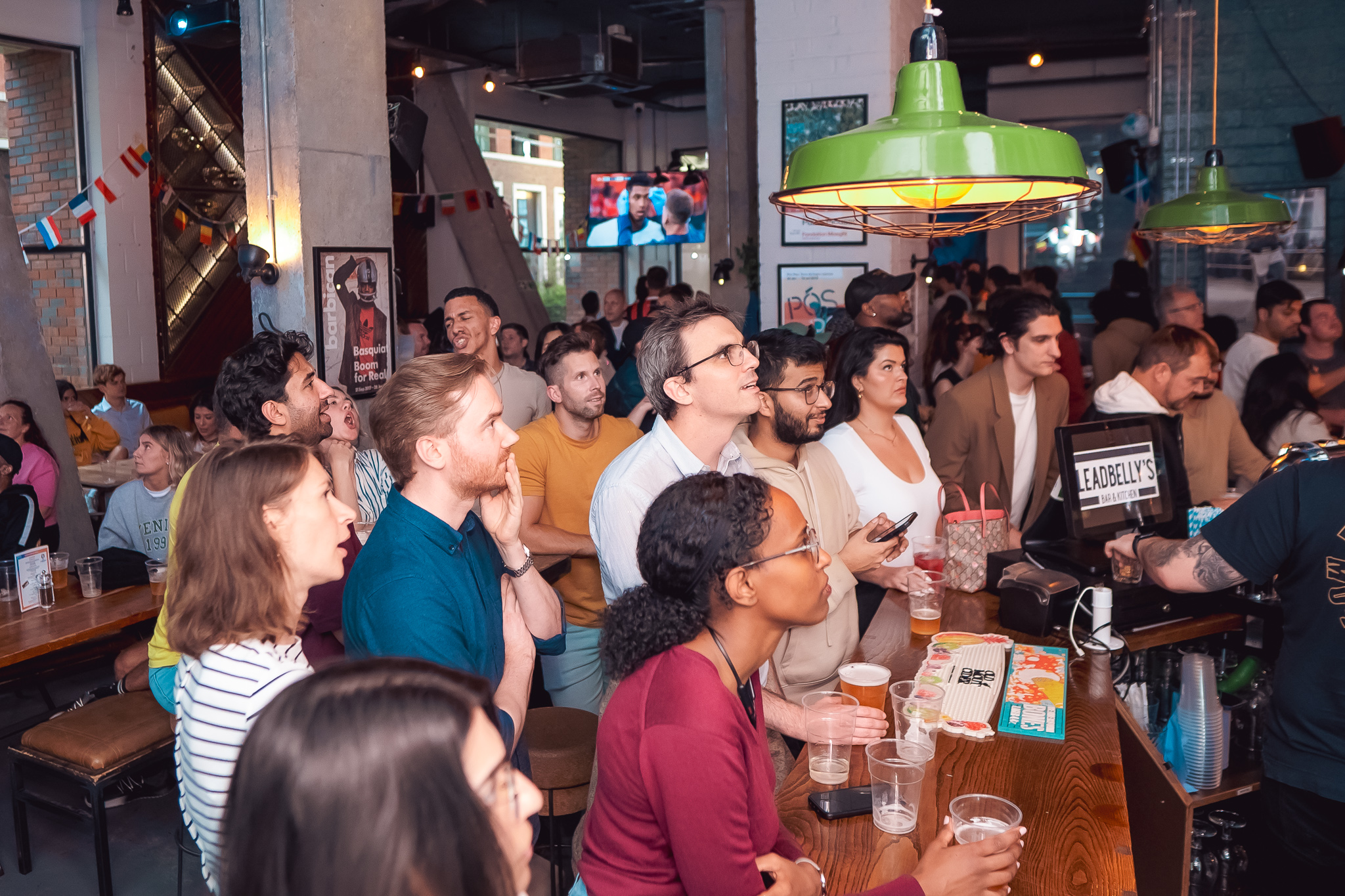 Sports Bar - hutdpdflxt0.jpg