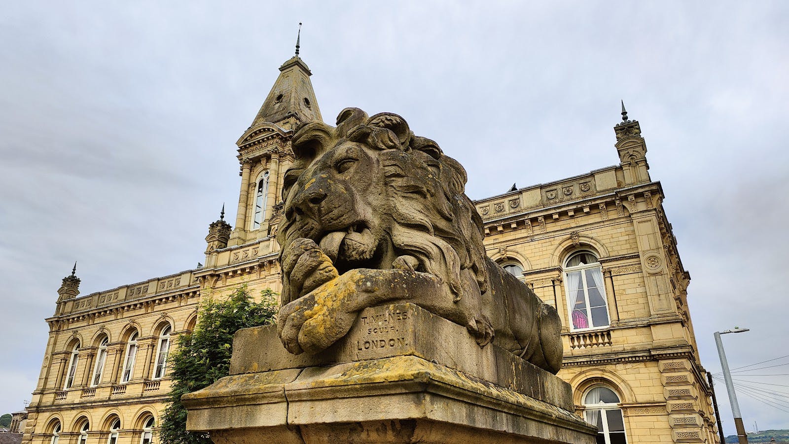 Victoria Hall - >Paul Magor</a>