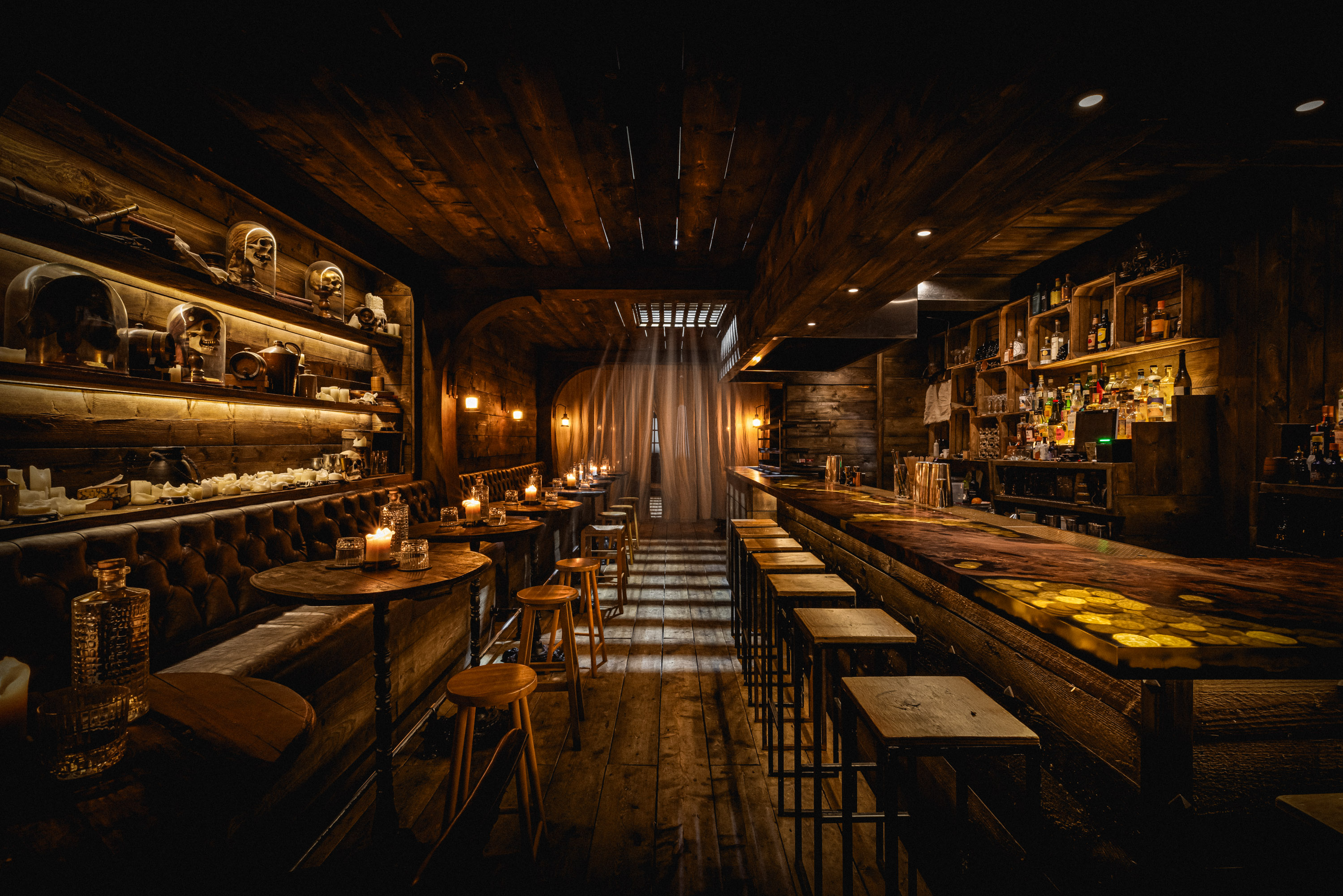 Cocktail Bar - 4ic4erp5sjy.jpg