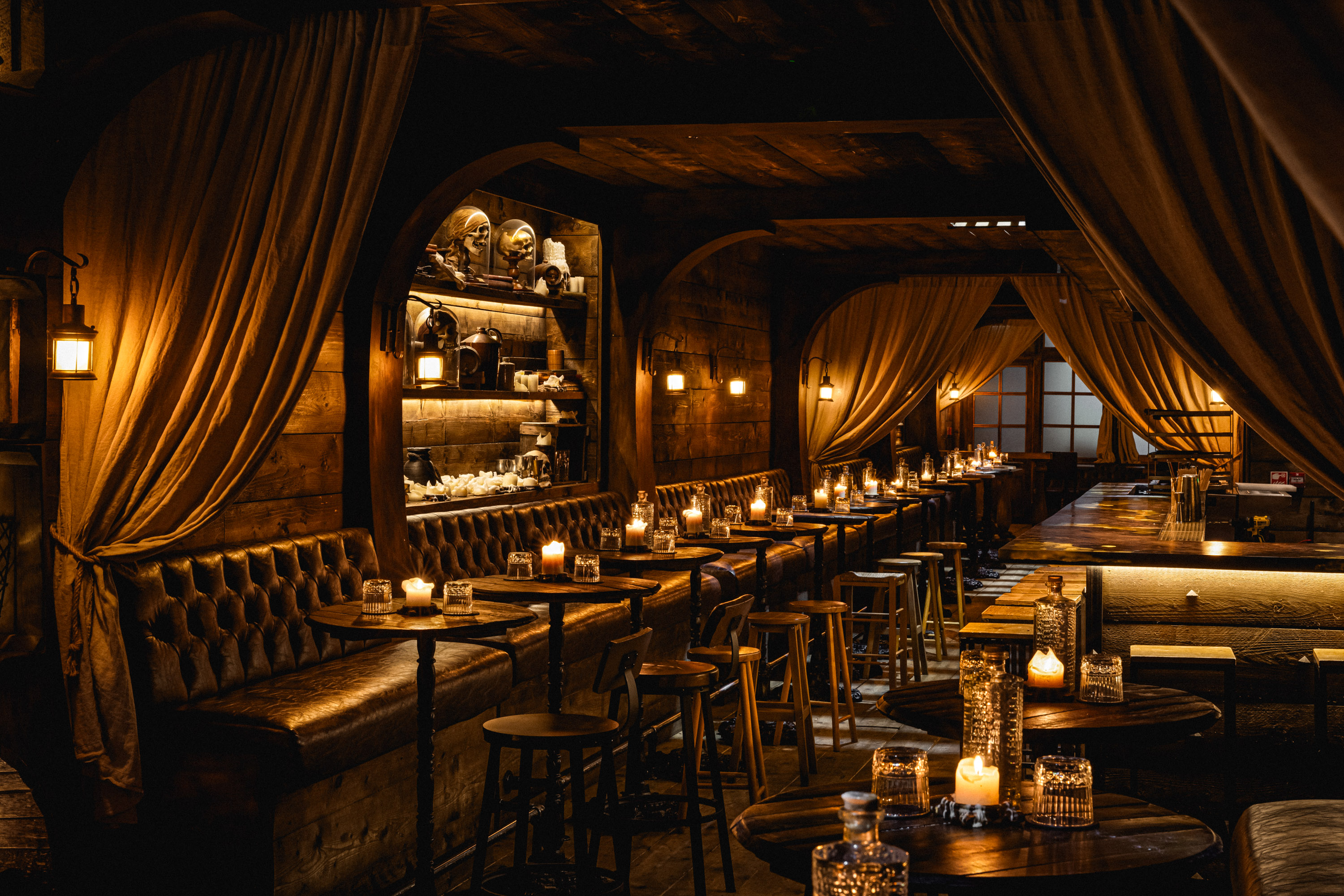 Cocktail Bar - meg1lqqaxwx.jpg