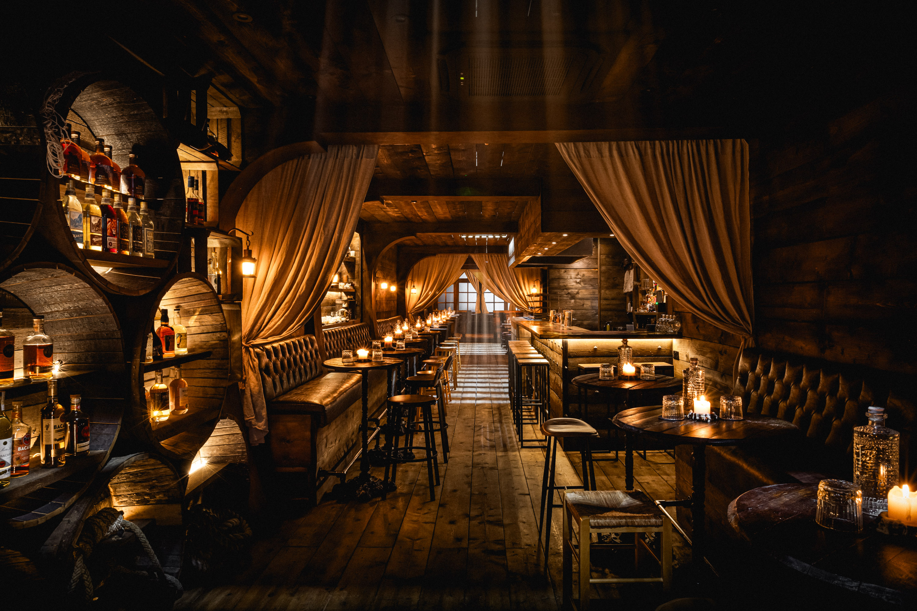 Cocktail Bar - qr02g3jy3ey.jpg