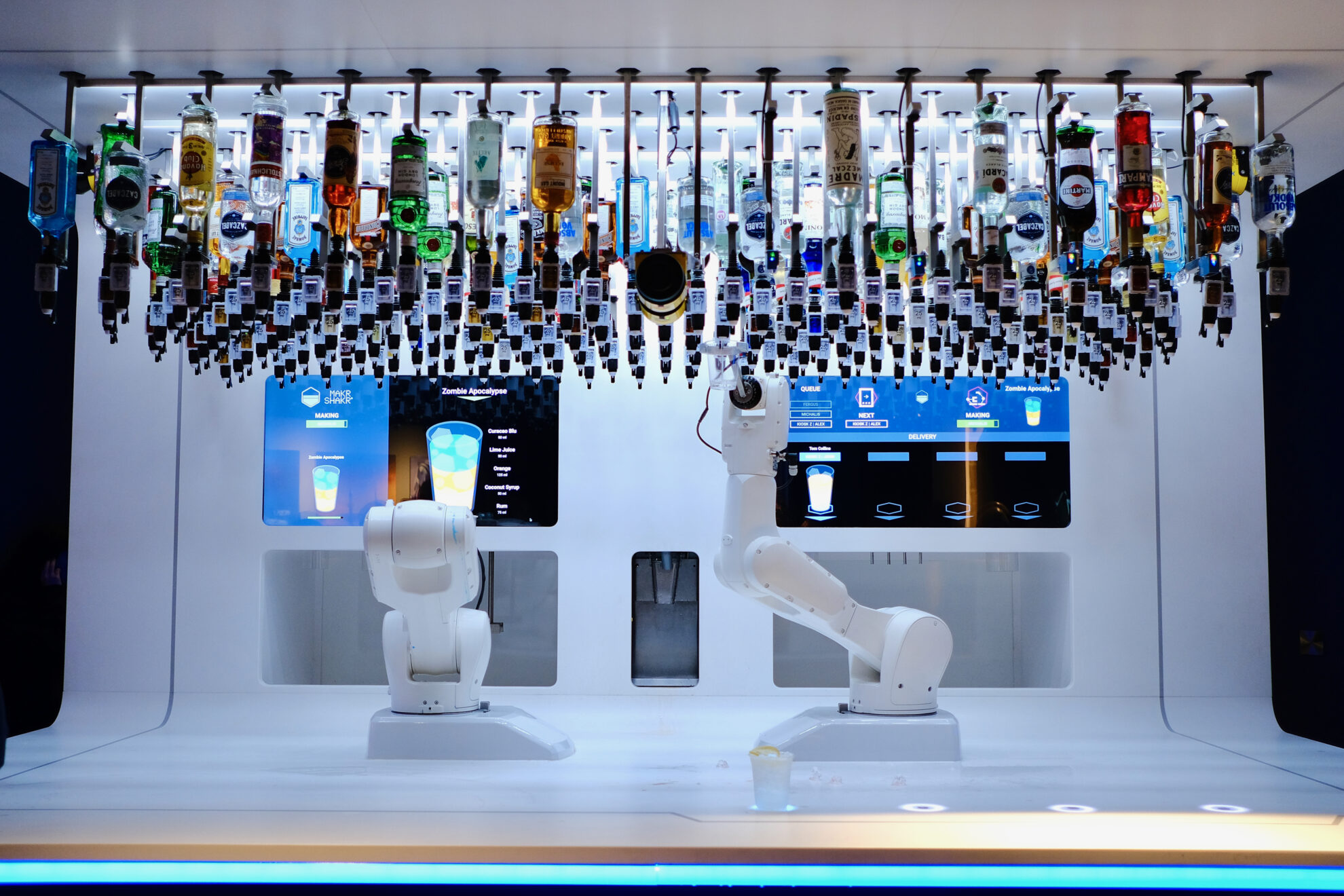 Makr Shakr robot makes cocktails at ...