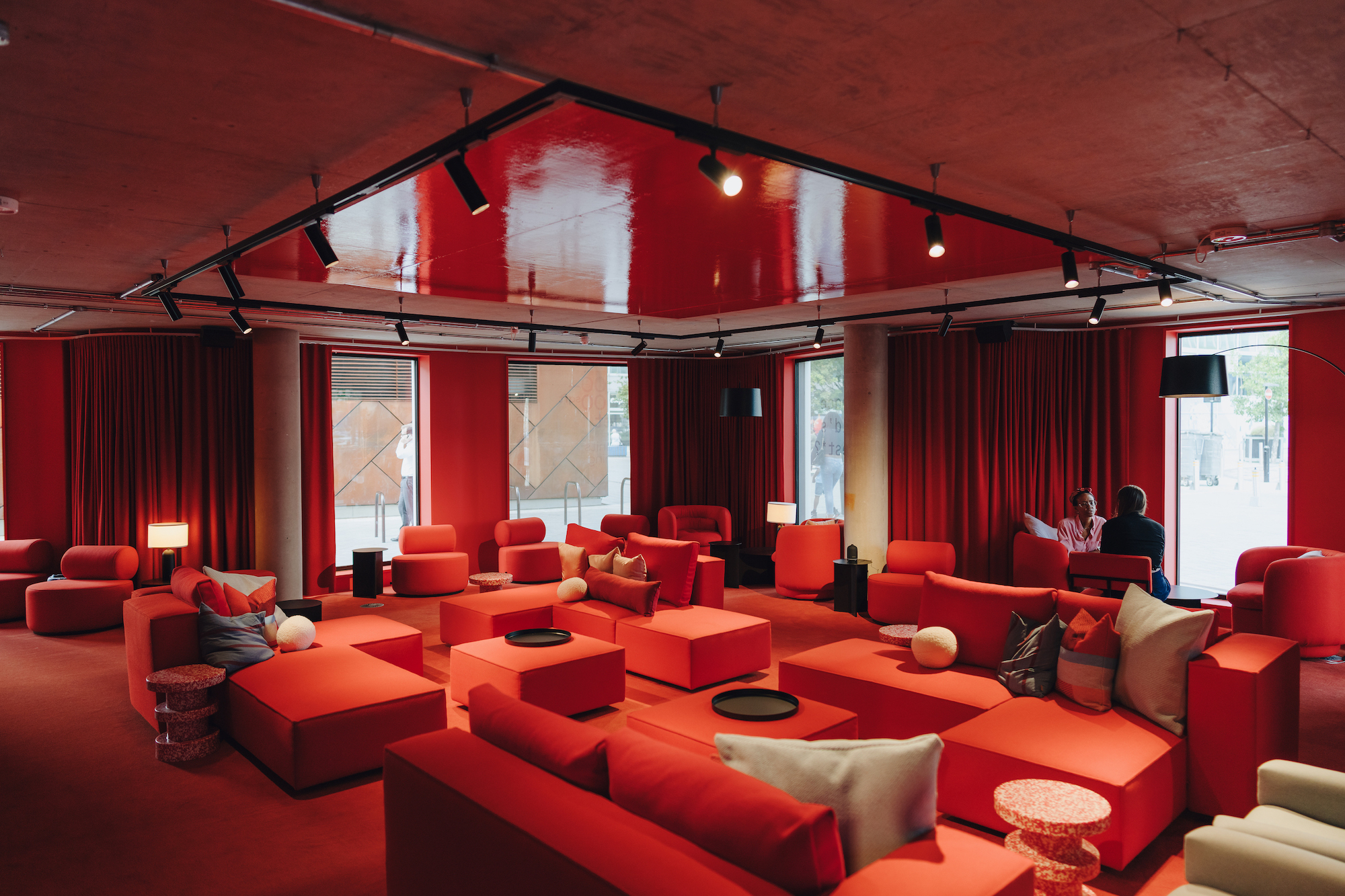 Salon - efsbzlxaiyv.jpg