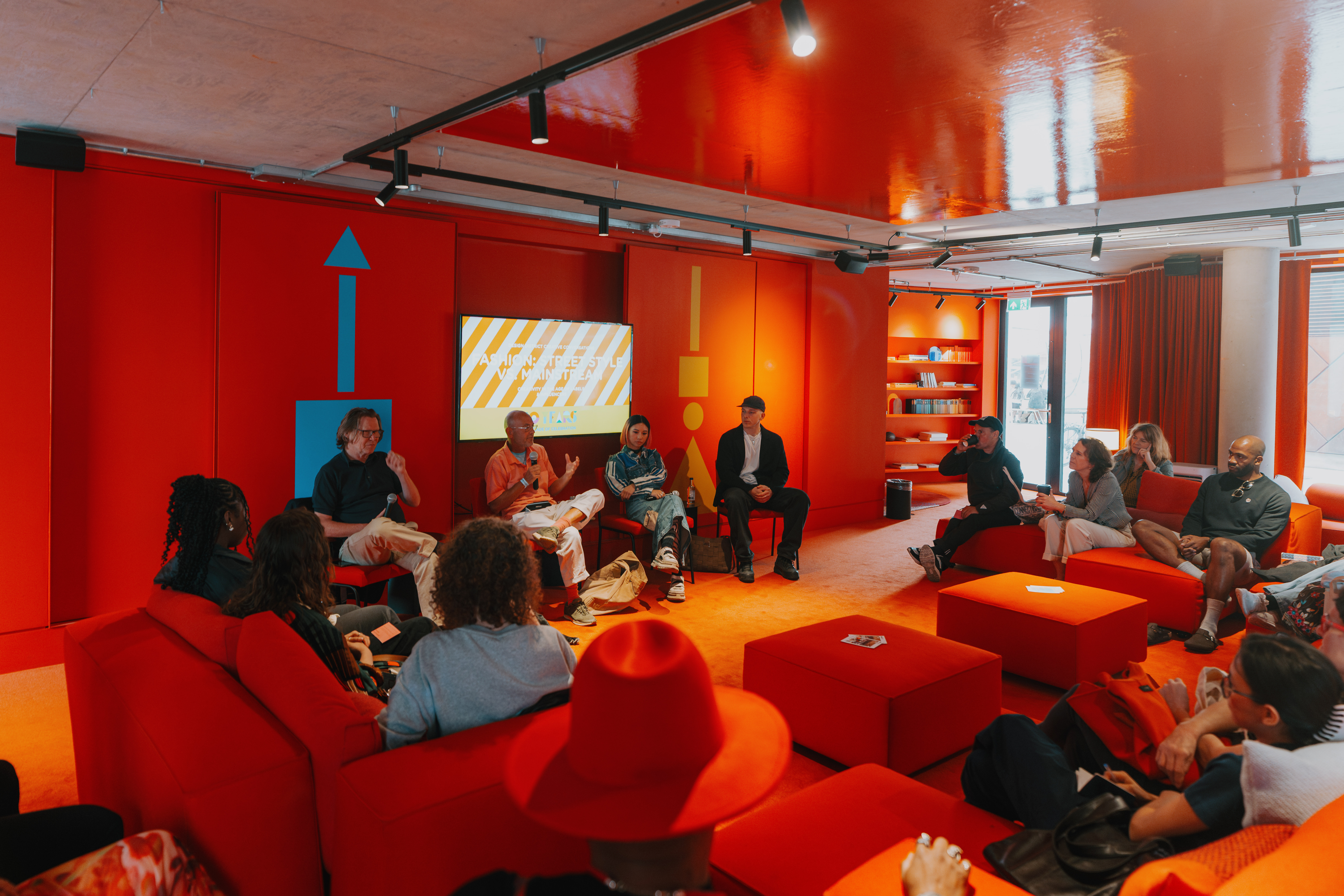 Salon - b1a0m15irep.jpg