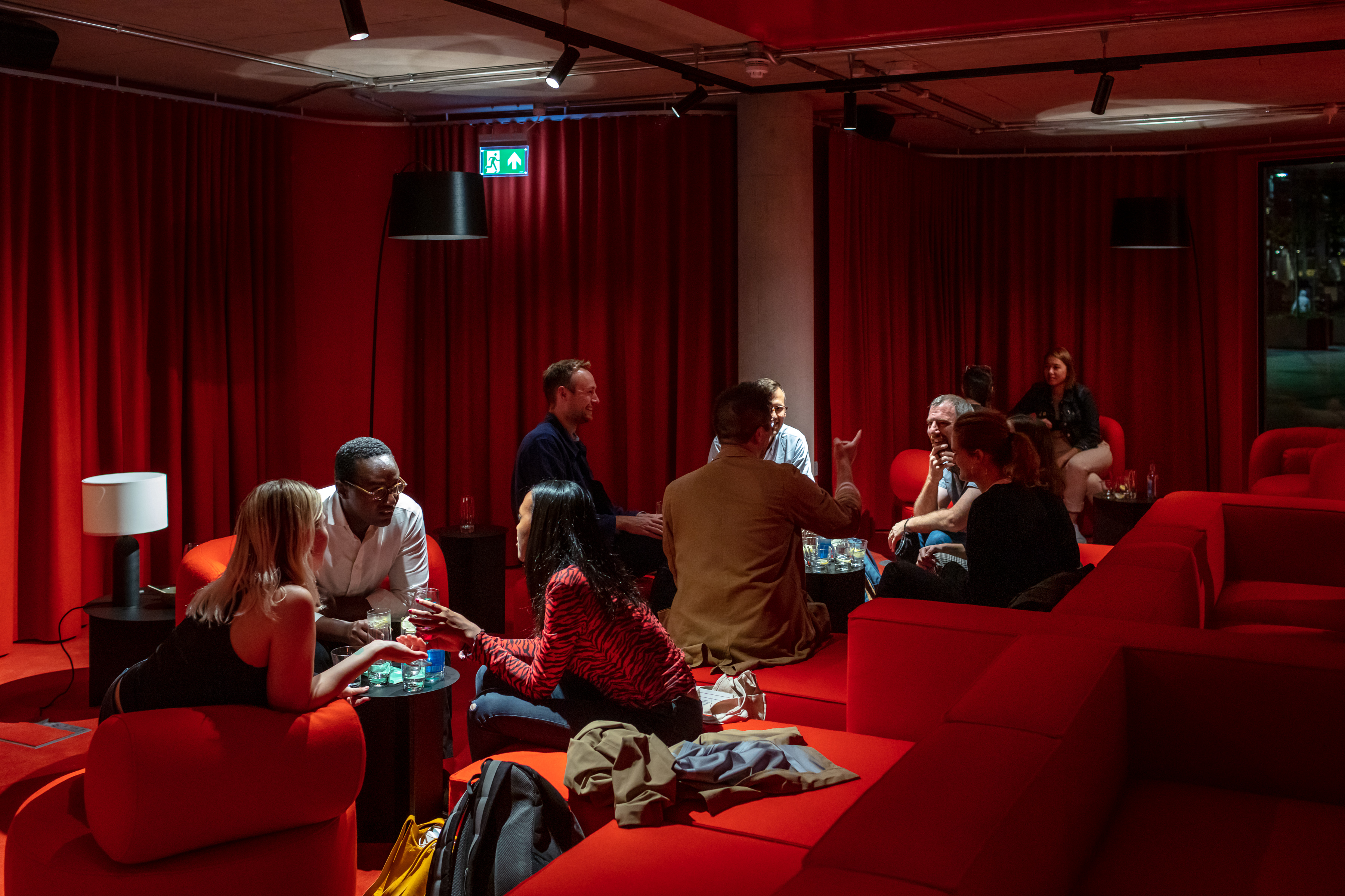 Salon - m5lnyh0zgbl.jpg