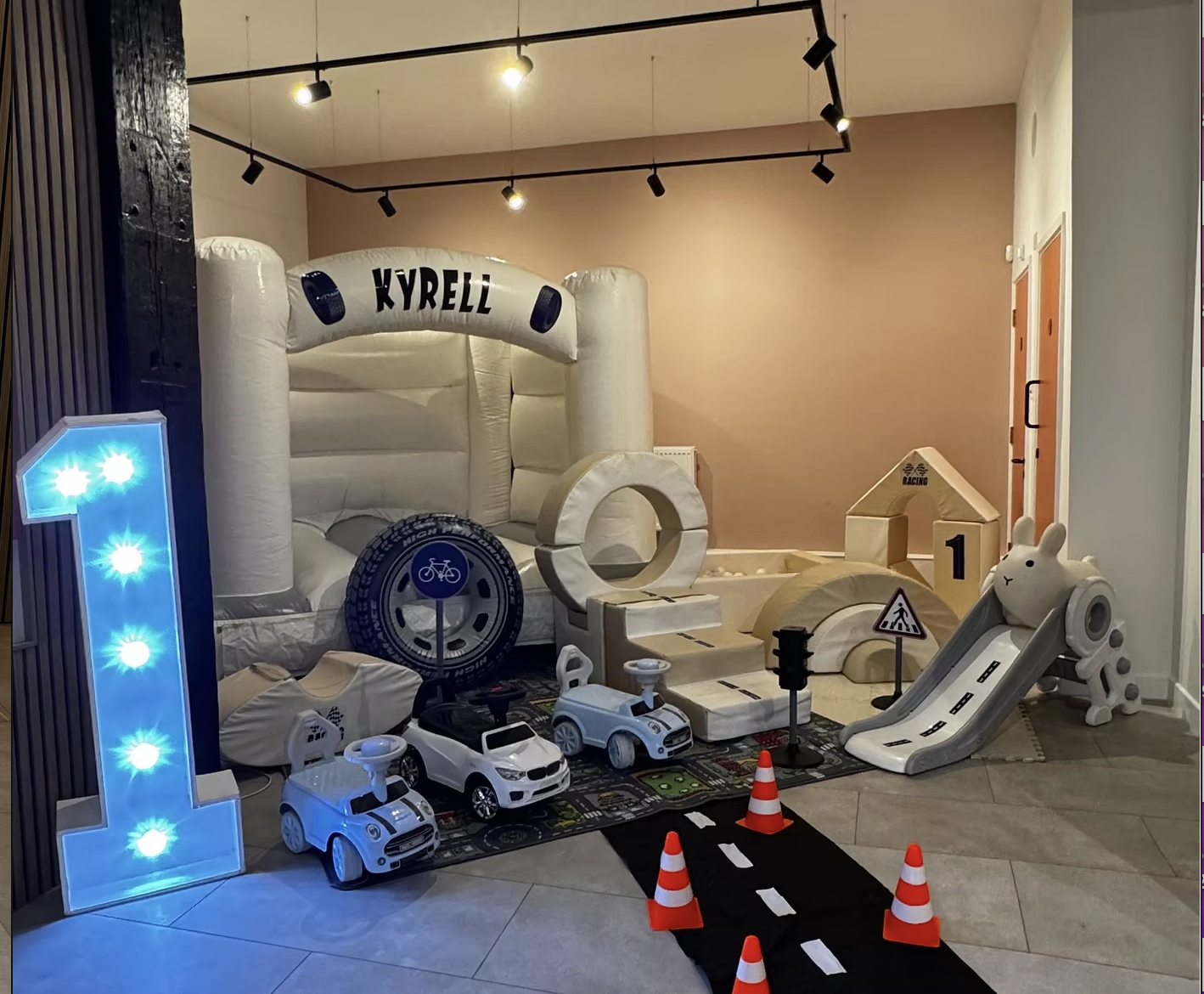 Event space - de11usz3c3i.png