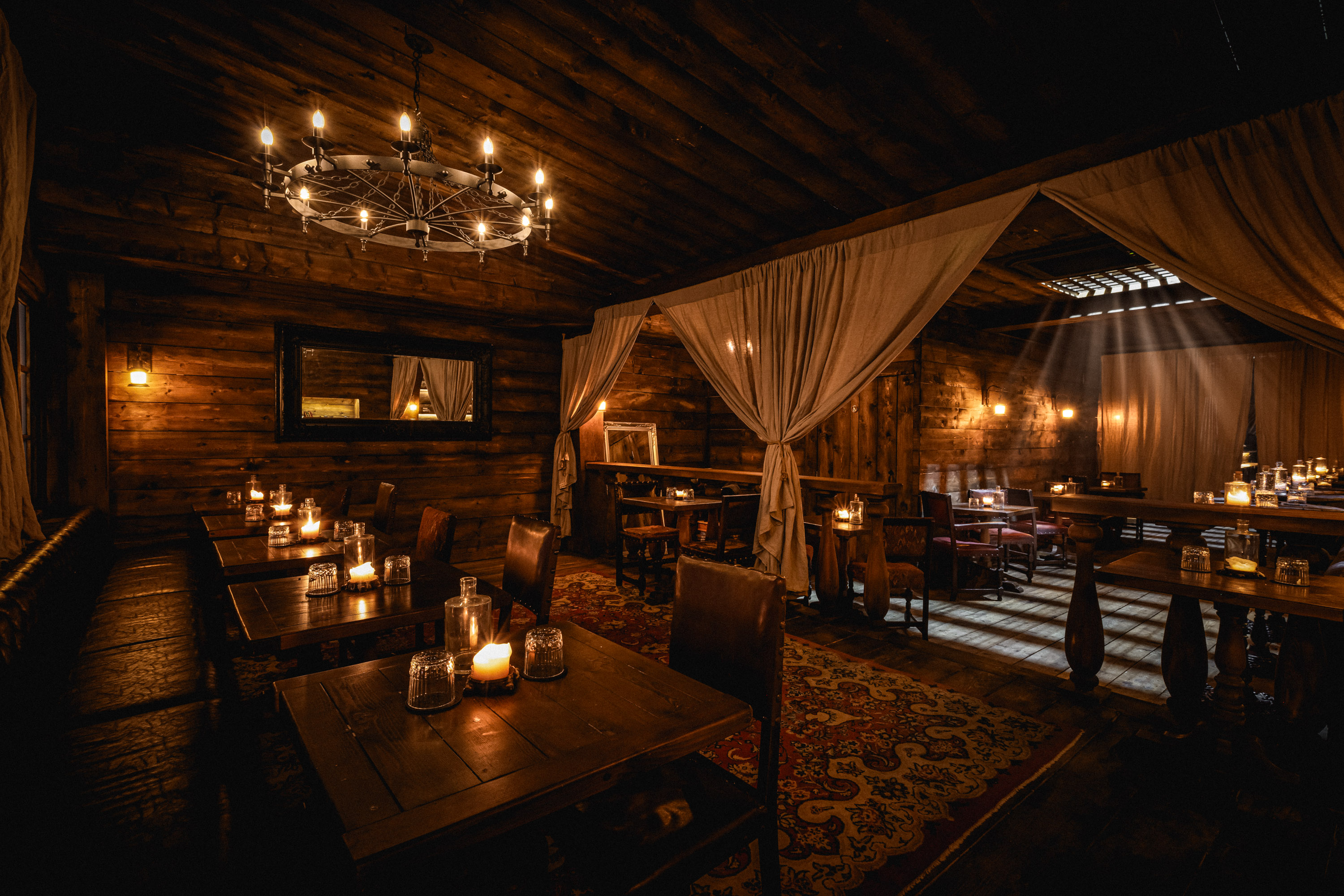 Captain's Quarters - toz1fmmvez4.jpg