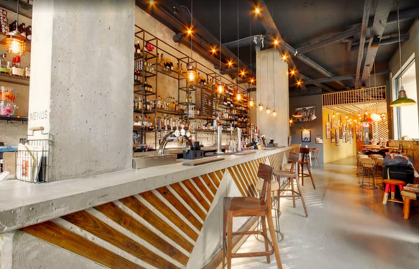 Bar Area - ynuwlhd4aff.jpg