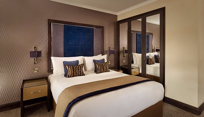 Neutral guest room at The Westbourne Hyde Park Hotel for corporate events and business meetings.