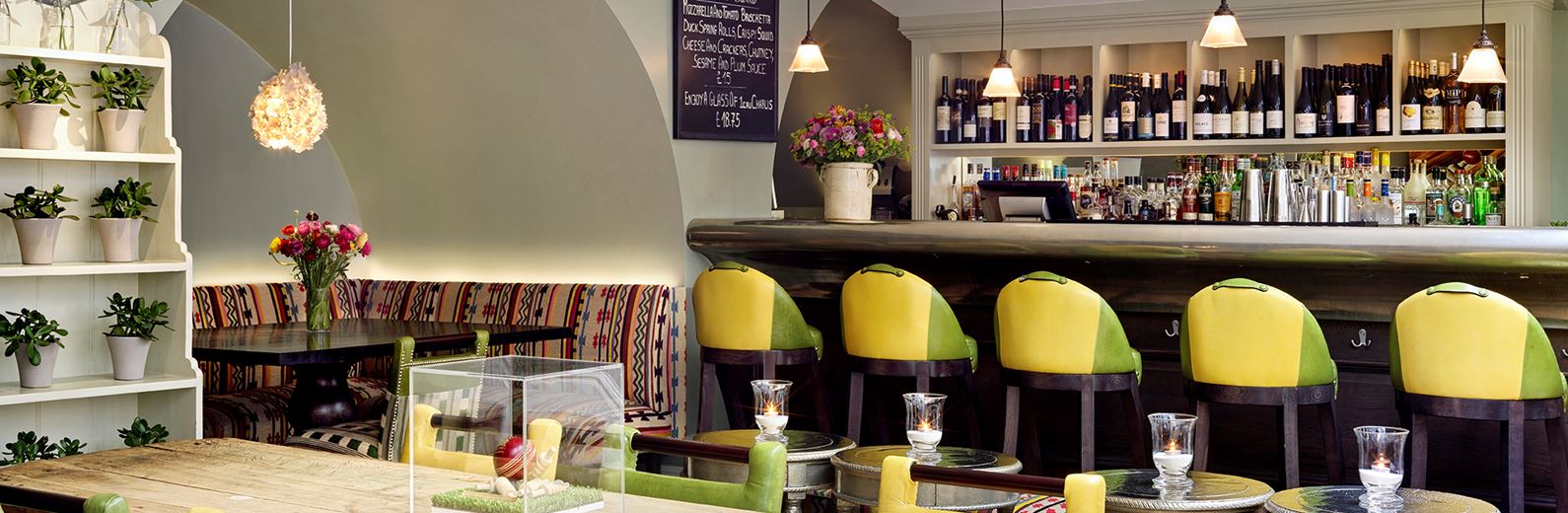The Potting Shed Bar: Cozy lounge for networking and corporate events.
