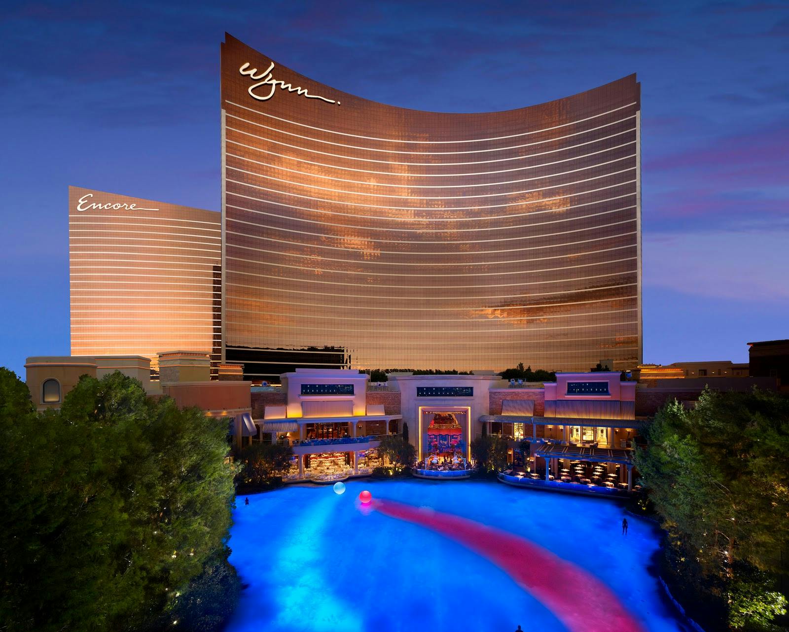 Abruzzi at Wynn Las Vegas: Sophisticated high-capacity venue for corporate summits and events.
