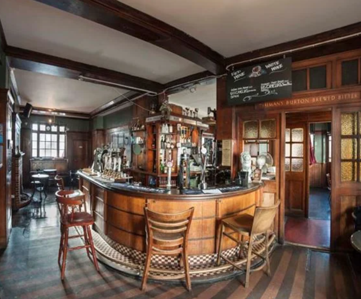 Pub - zukbmudwsrx.png