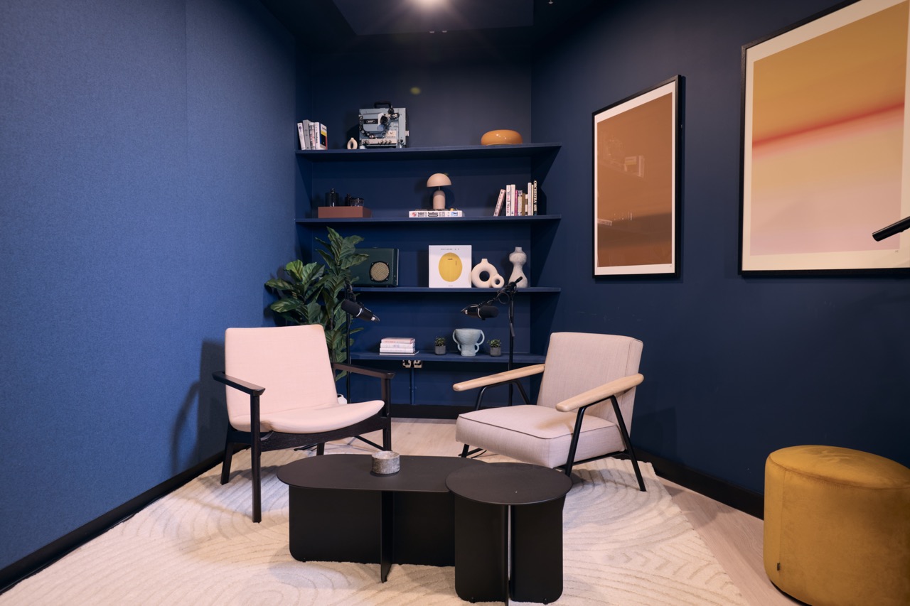 Cozy Pod/Content Studio in Qube Elephant Lounge for meetings and workshops.