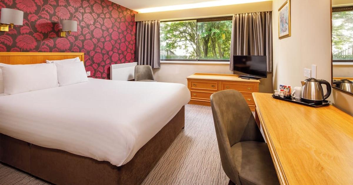 Mercure Livingston Hotel £44 ...