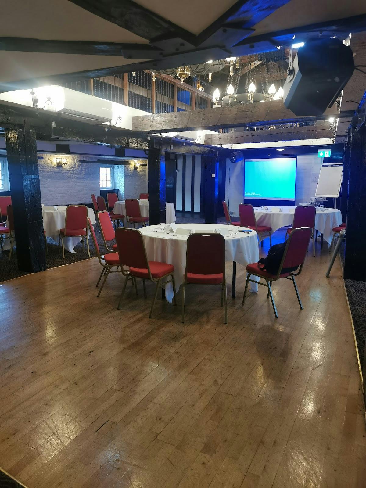 Mercure Perth Hotel - >Dean Hepburn</a>