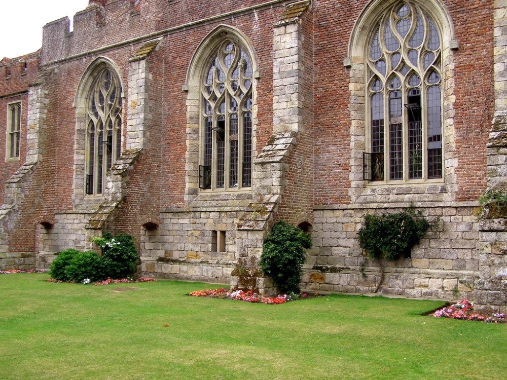 photo slideshow of Herstmonceux Castle ...