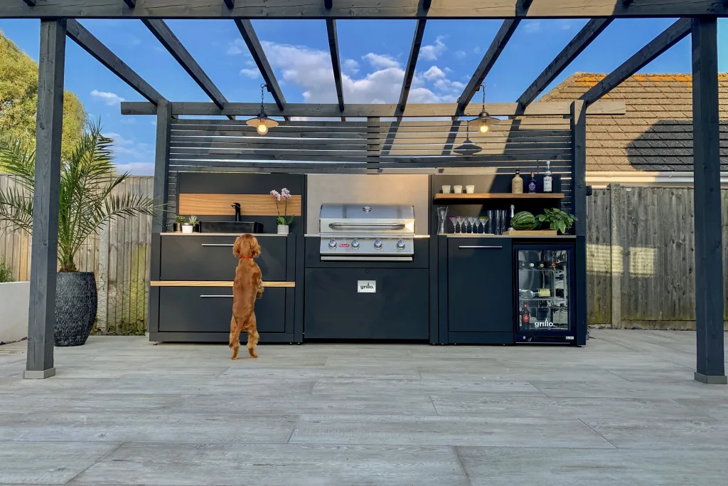 Outdoor Kitchen in Horsham, West Sussex ...