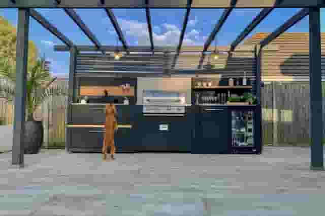 Outdoor Kitchen
