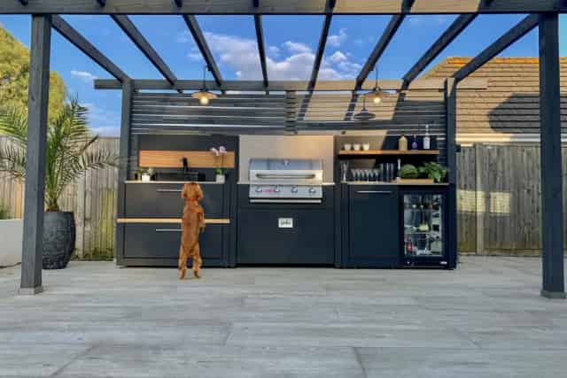 Outdoor Kitchen