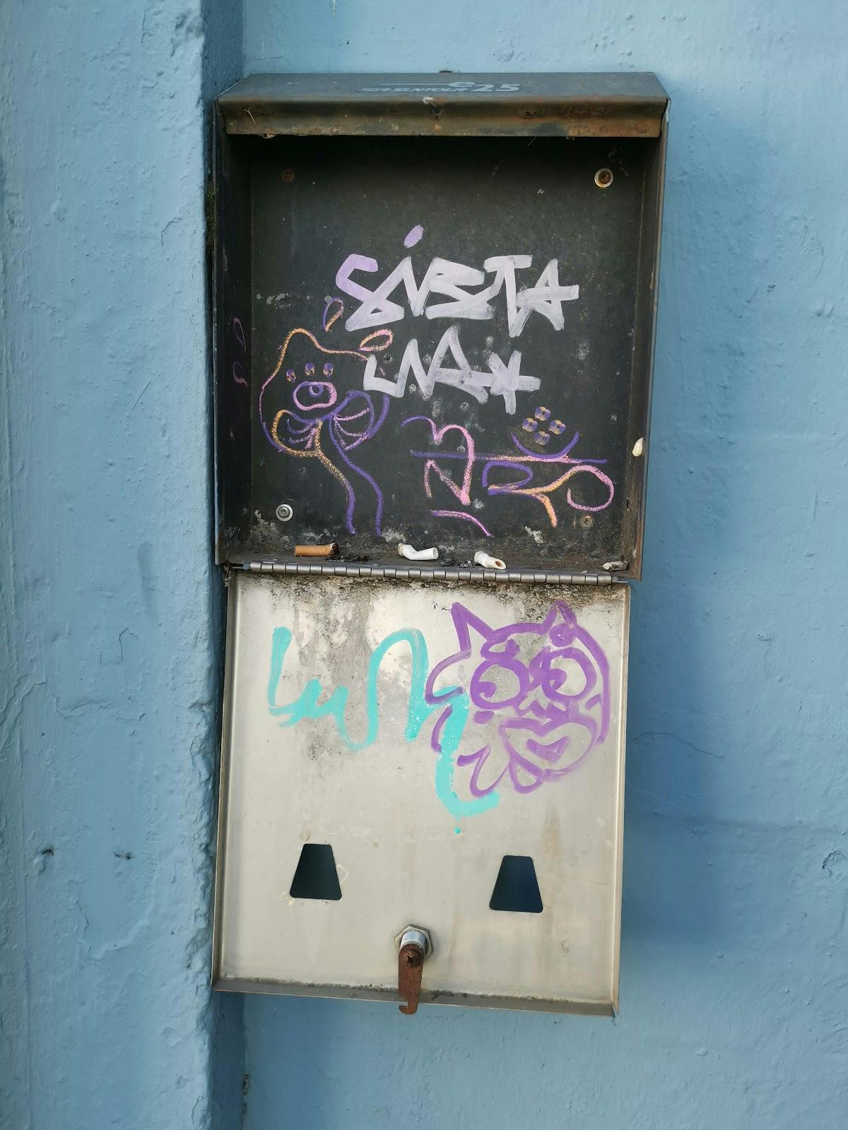 Art Gallery in Stryx with poor exterior maintenance: property management, facility audit.