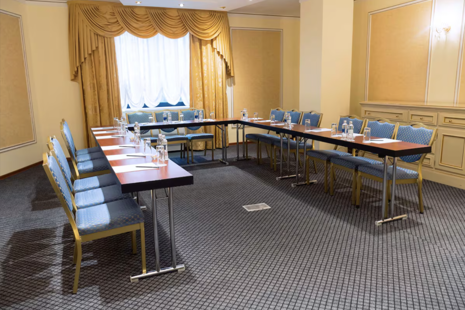U-shape meeting room in Radisson Astana, perfect for professional conferences and business workshops.