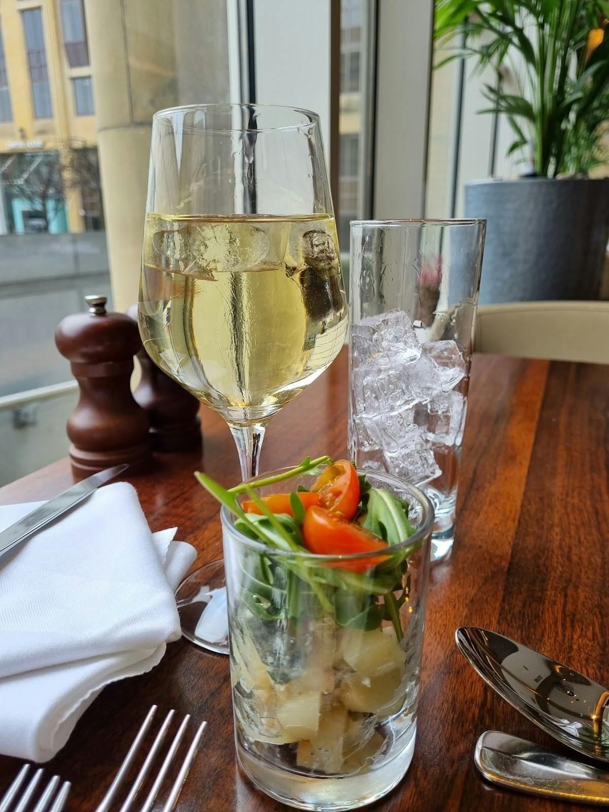 One Square Bar & Brasserie - >Iliyana Grudeva</a>