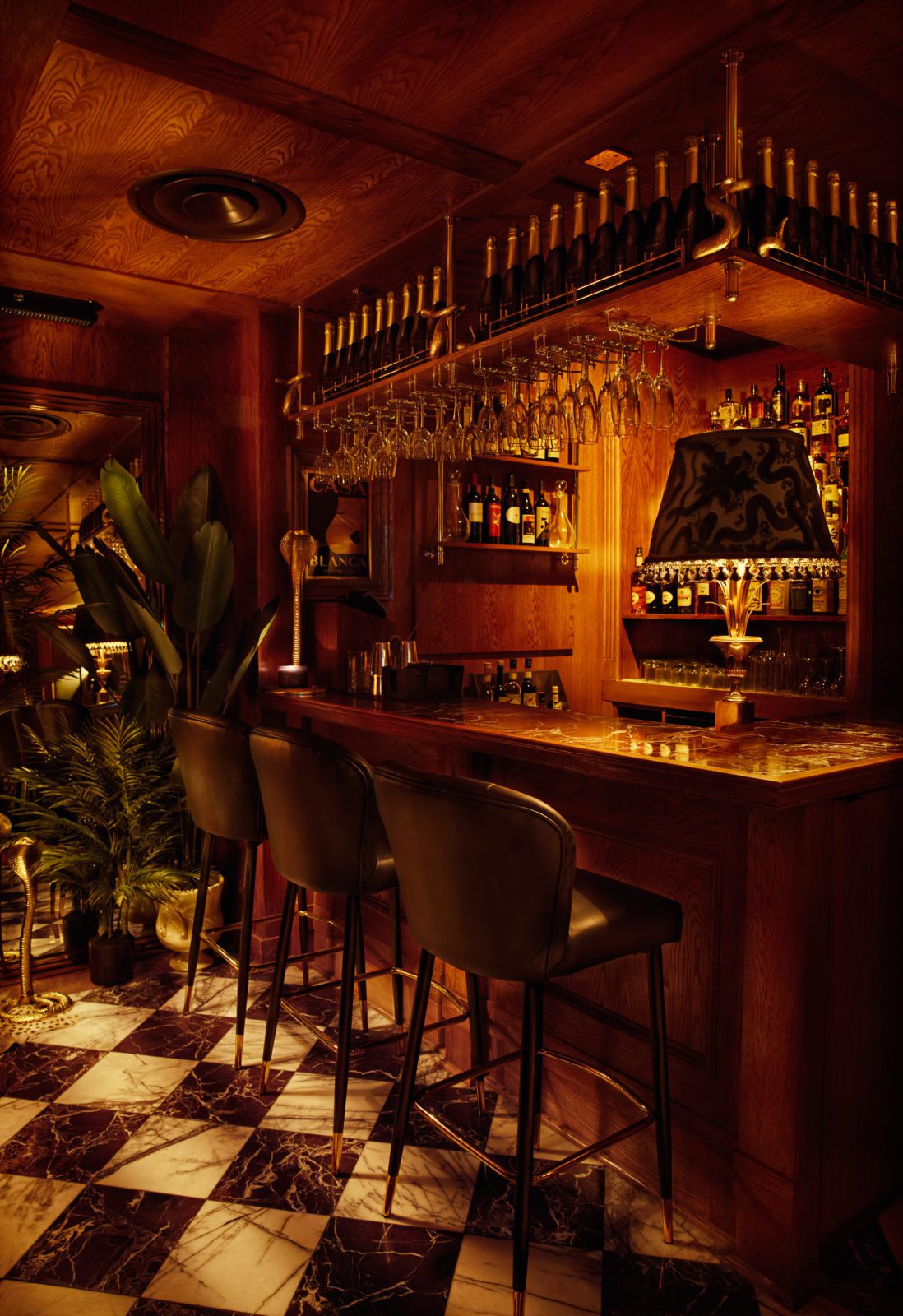 late night cocktail bar Lilith's Lounge ...