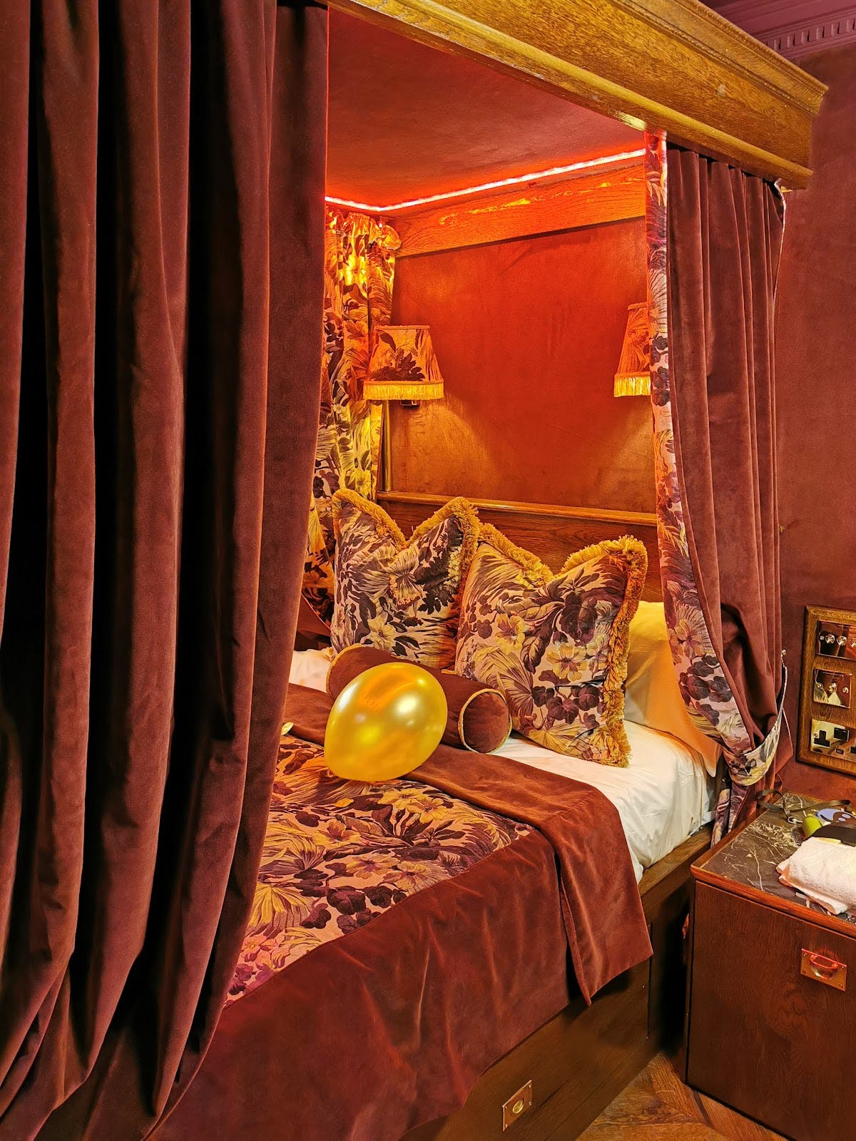 House of Gods - >Marcia</a>