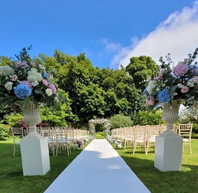 Luxury Accommodation &  Venue ...