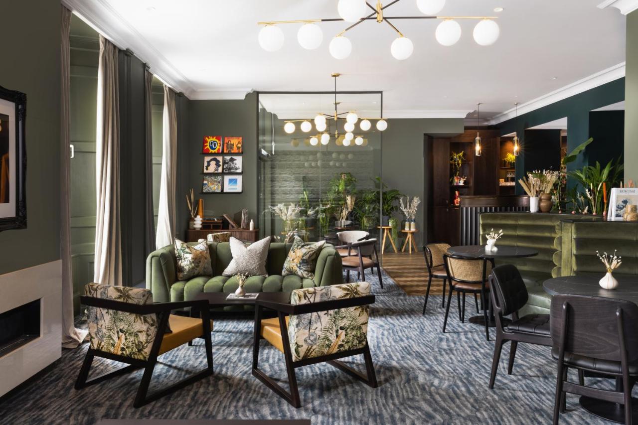 Stylish boutique lounge bar for VIP networking and upscale client meetings in Edinburgh.
