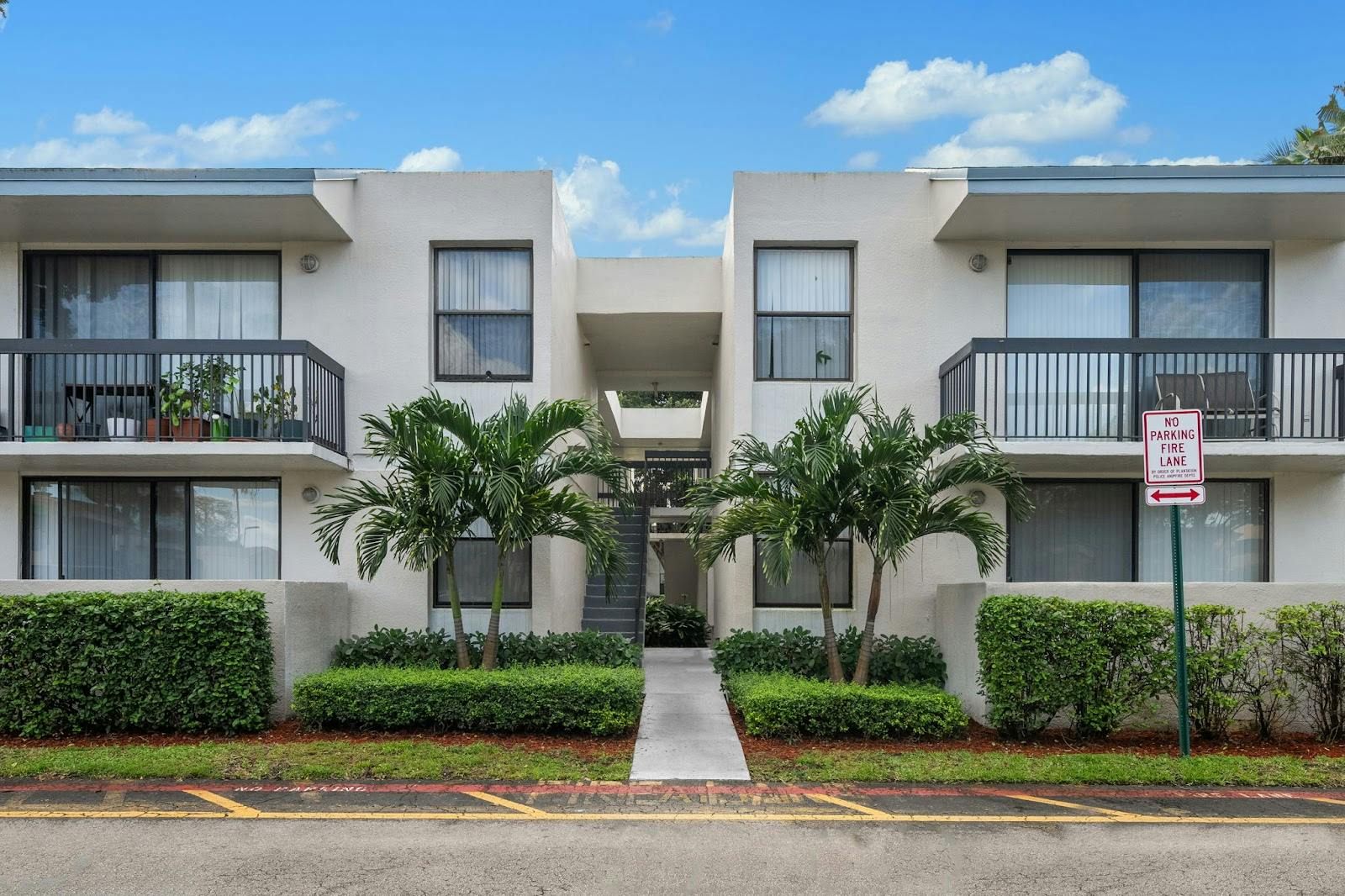 Jacaranda Club - >Jacaranda Club</a>