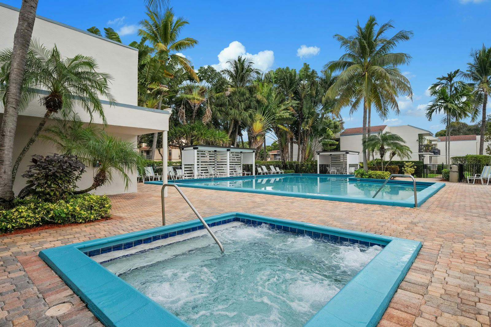 Jacaranda Club - >Jacaranda Club</a>