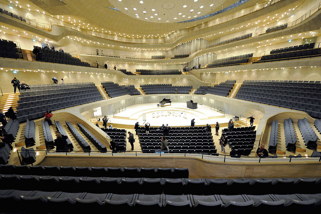 bildarchiv-hamburg.com: Foto „Großer Saal vom Konzerthaus Elbphilharmonie  in der Hafencity Hamburgs.“