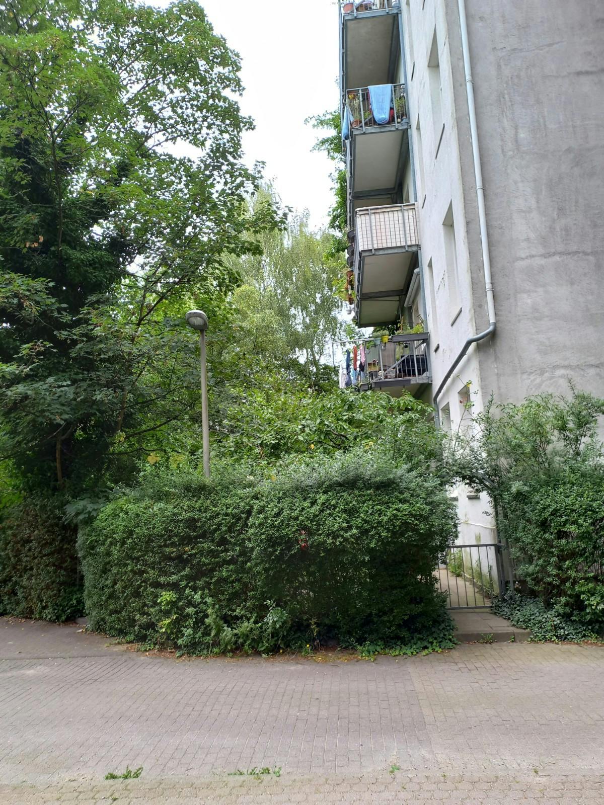 HausDrei - >S. K.</a>