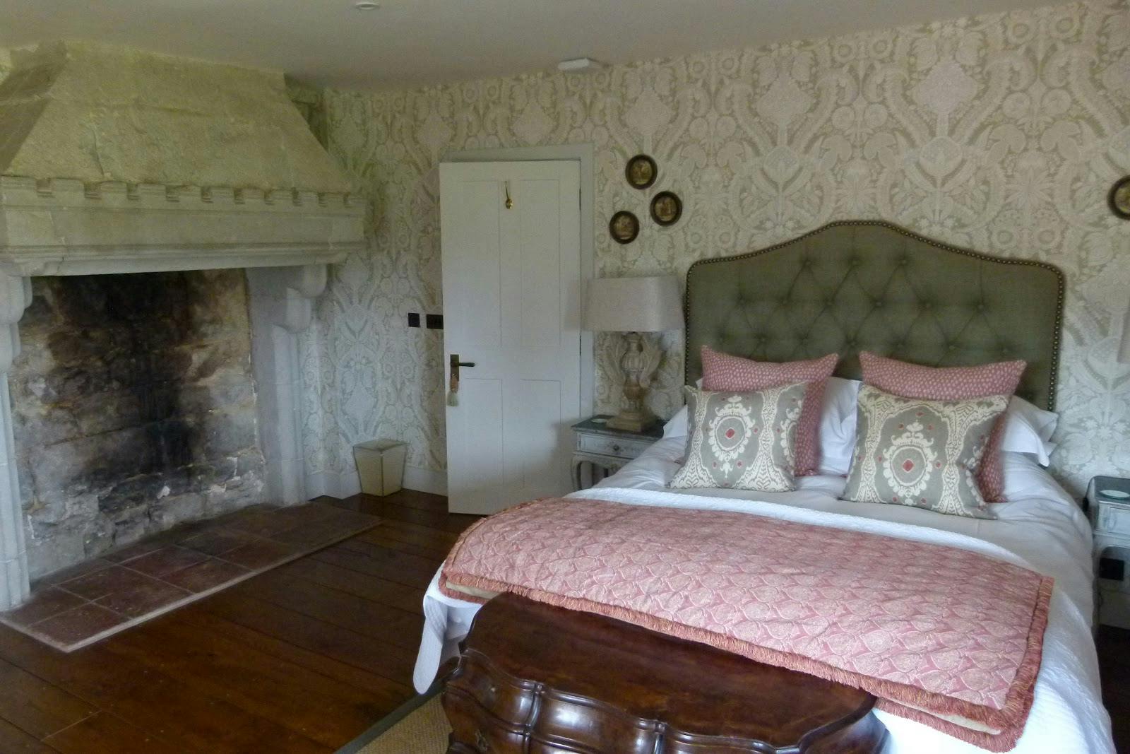 Battel Hall & The Oast - >Chris Gothard</a>